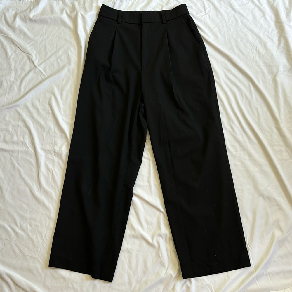 Uniqlo Pleated Wide Trousers